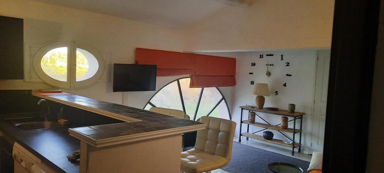 Domaine Des Francobelges - Appartements Lauris Bagian luar foto